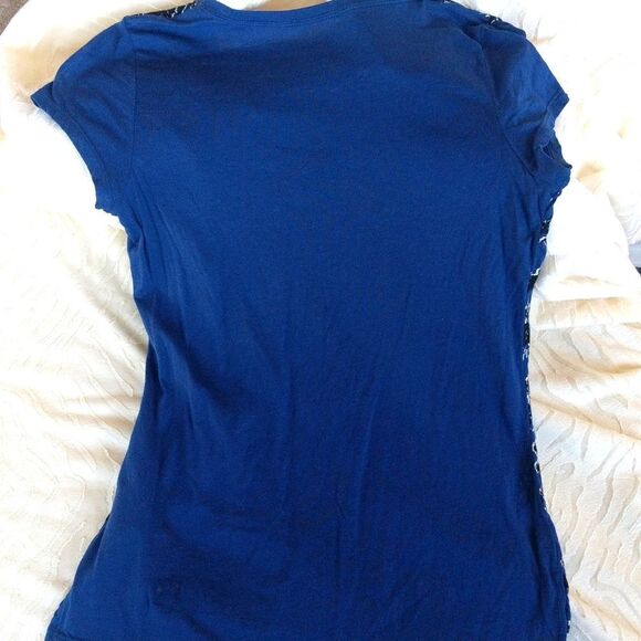 Tahari T-shirt with Foil print design - Picture 4 of 10